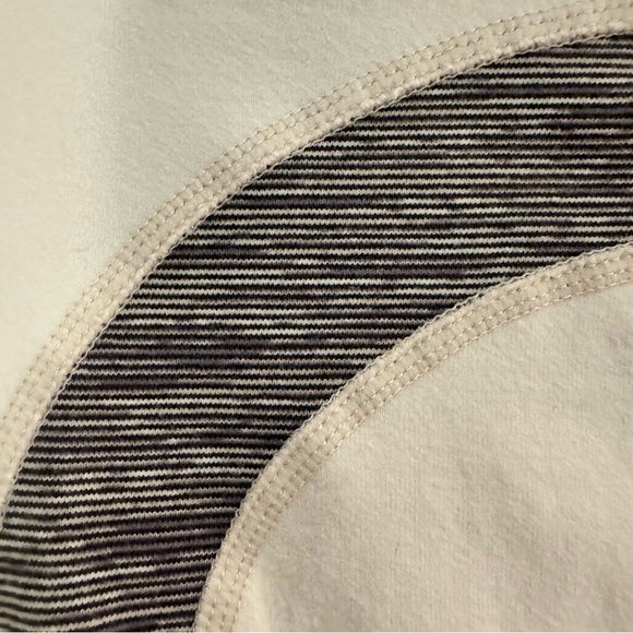 Lululemon jacket with black and white stripes Size 6 - Picture 2 of 6